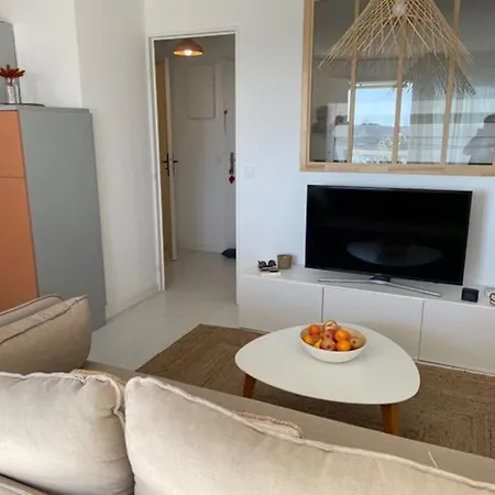 Renove Avec Climatisation, Terrasse Et Parking Prive - Fr-1-731-96 *