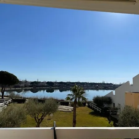 Renove Avec Climatisation, Terrasse Et Parking Prive - Fr-1-731-96 * Le Grau-du-Roi